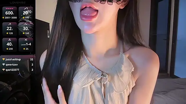 Mimi_love01 Show Webcam
