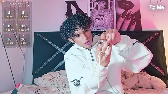 Aaron_Wiinter Pertunjukan Webcam