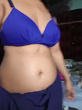 Juiicy_pussyのライブXXXチャット