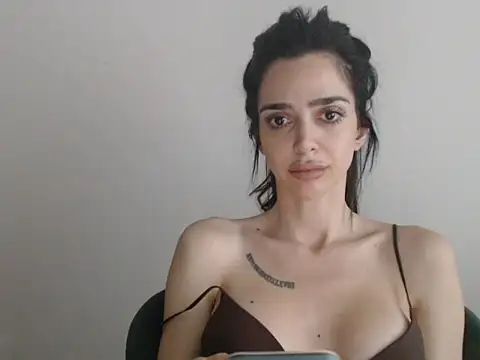 Show modela gglingeriee na web-kameri