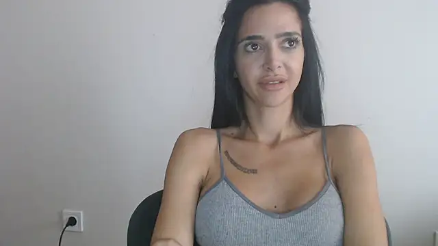 Show modela gglingeriee na web-kameri