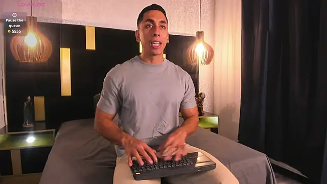 Lucio__Fox 在線直播表演