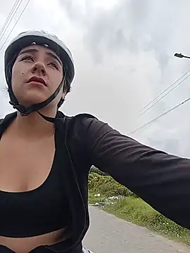 Pertunjukan Kamera Web CAROLINE__07