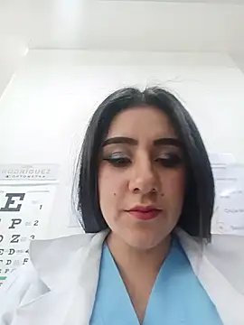 CAROLINE__07: διαδικτυακό σόου στην κάμερα