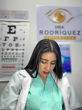 Chat +18 de CAROLINE__07 ao vivo
