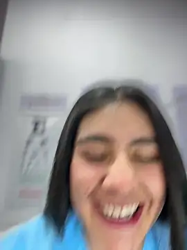 CAROLINE__07 Adlı Modelin Canlı Sohbet Odası