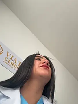 Show modela CAROLINE__07 na web-kameri