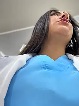 CAROLINE__07 – Kamerová šou