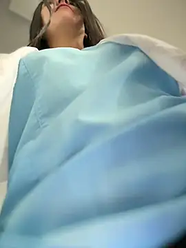CAROLINE__07: διαδικτυακό σόου στην κάμερα
