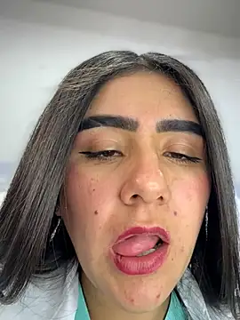 CAROLINE__07n Webbikameraesitys