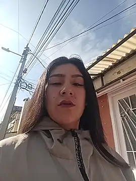 Chat +18 de CAROLINE__07 ao vivo
