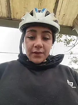 CAROLINE__07 লাইভ XXX চ্যাট