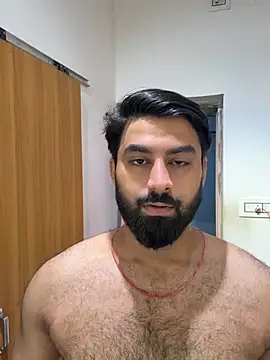Royalboy_03: διαδικτυακό σόου στην κάμερα
