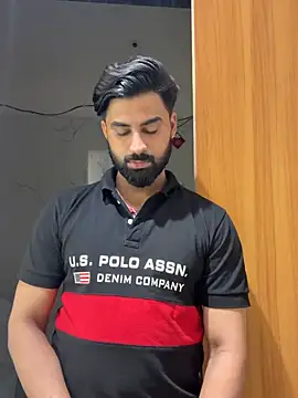 Royalboy_03 Show in webcam