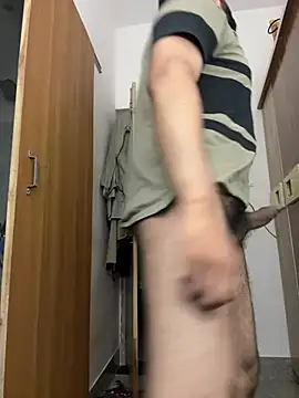 Royalboy_03: διαδικτυακό σόου στην κάμερα