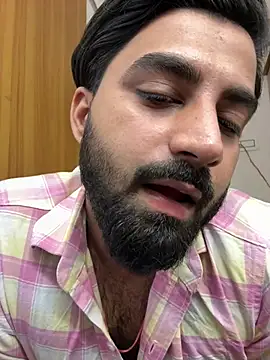 הופעת וובקאם של Royalboy_03