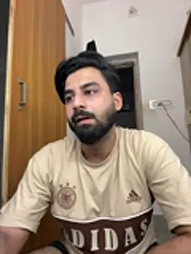 Royalboy_03 webkamerás műsora