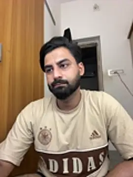 Royalboy_03 webkamerás műsora