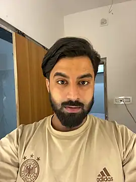 Royalboy_03 webkamerás műsora