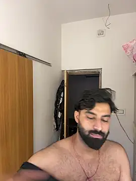 Royalboy_03: διαδικτυακό σόου στην κάμερα