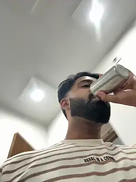 Royalboy_03's Webcam Show