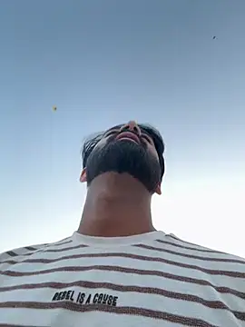 הופעת וובקאם של Royalboy_03