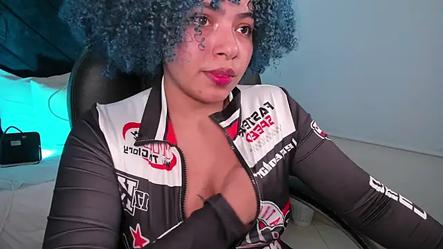 momo_ayasse Chat XXX in diretta