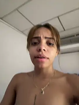 yumi_hanna Pertunjukan Webcam