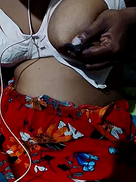 sexysexylaky Show in webcam