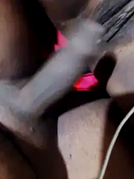 sexysexylaky Show in webcam