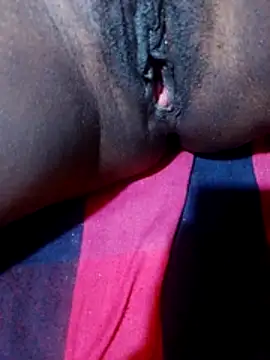 sexysexylaky Show in webcam