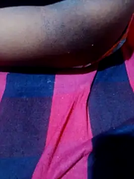 sexysexylaky Show in webcam