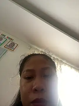 XXX chat uživo modela Pilipinalyn23