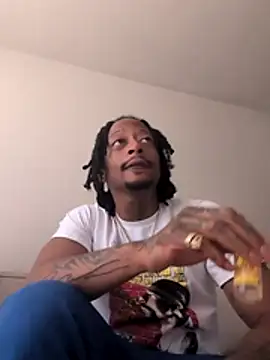 SHAUDiii Show in webcam