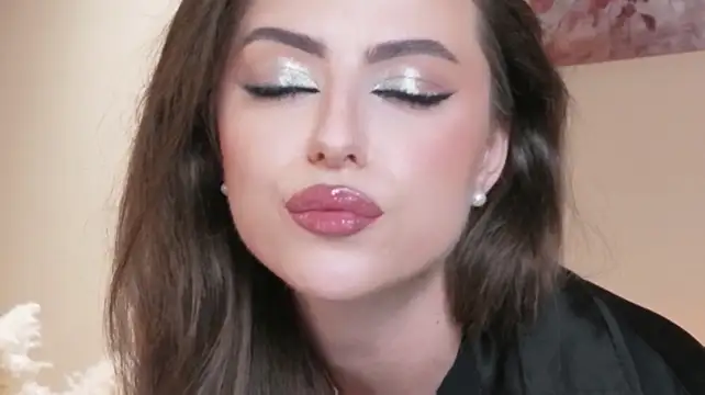 دردشة Sienna_Voss الجنسية المباشرة