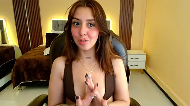 Catti_Brie Chat XXX in diretta