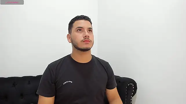 عرض كام Axel_grey_