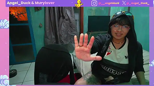 Chat +18 de Angel_Duck ao vivo