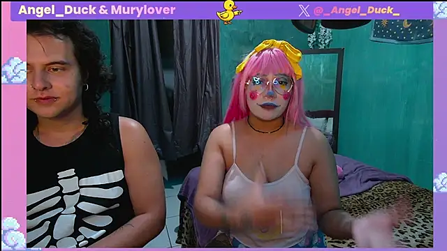Chat +18 de Angel_Duck ao vivo