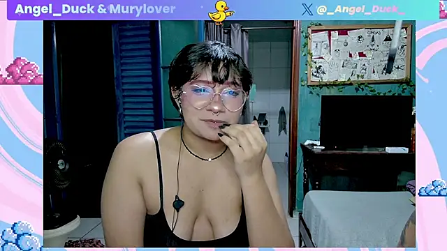 Angel_Duck Adlı Modelin Web Kamerası Şovu