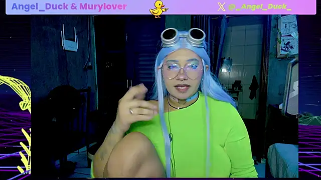 Angel_Duck Show in webcam