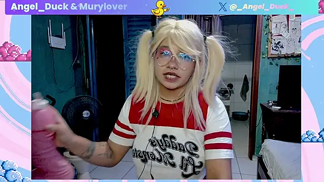 Angel_Duck Chat XXX in diretta