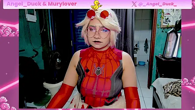 Show modela Angel_Duck na web-kameri