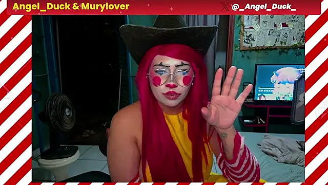 Show modela Angel_Duck na web-kameri