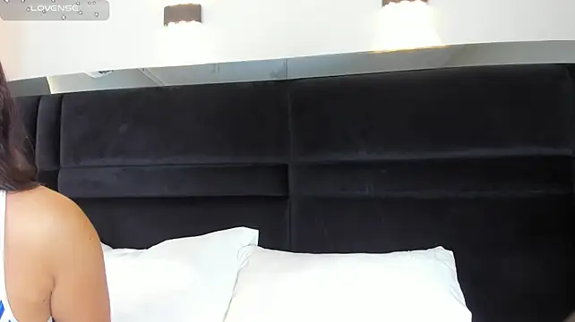 Chatroom XXX en direct de CarolineLee_