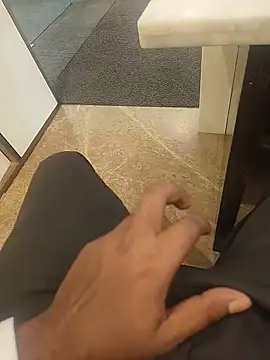הופעת וובקאם של hotboy43339