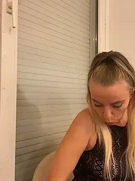 BrumeLove Adlı Modelin Canlı XXX Sohbeti