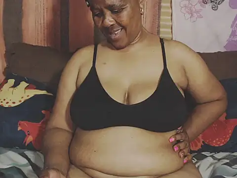 Ebonyboobsmilk – Live XXX-chat