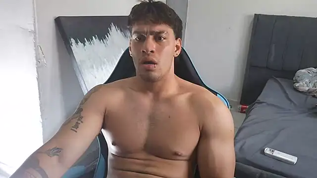 הופעת וובקאם של latin_party007