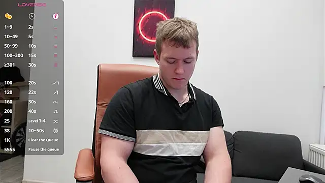 Richard_Dullas Show in webcam